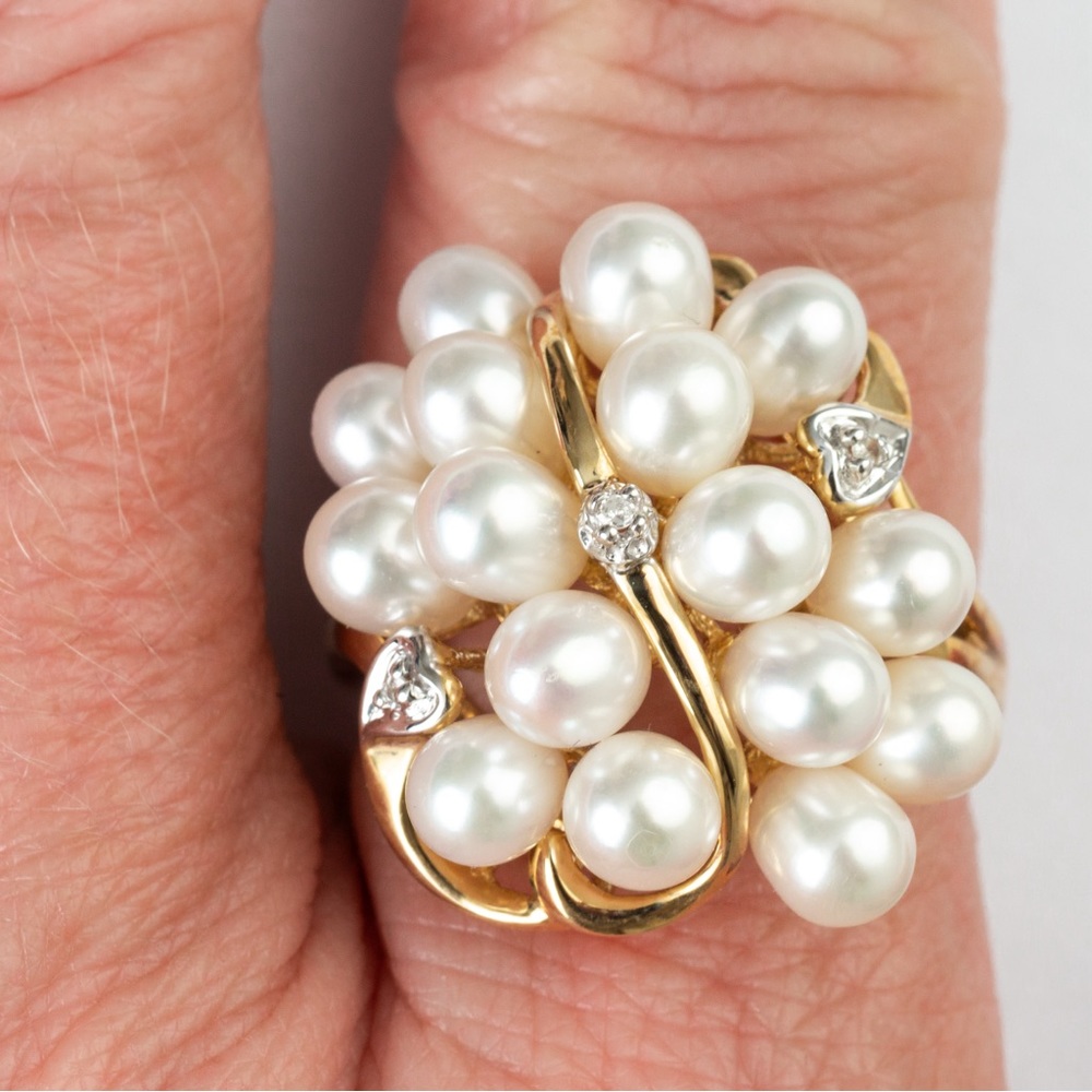 Pearl cluster statement ring 3 small diamonds 14K yellow gold luxury vibe 8